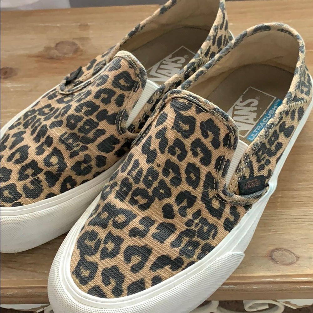 Leopard Vans size 7.5